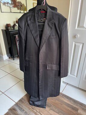 $195 Vitaliano 44L Jacket and vest, 38w x 34L pants. Elegant Like New